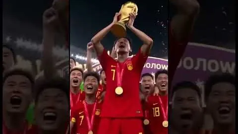 徐梦桃荣膺哈尔滨亚冬会闭幕式中国代表团旗手荣耀时刻